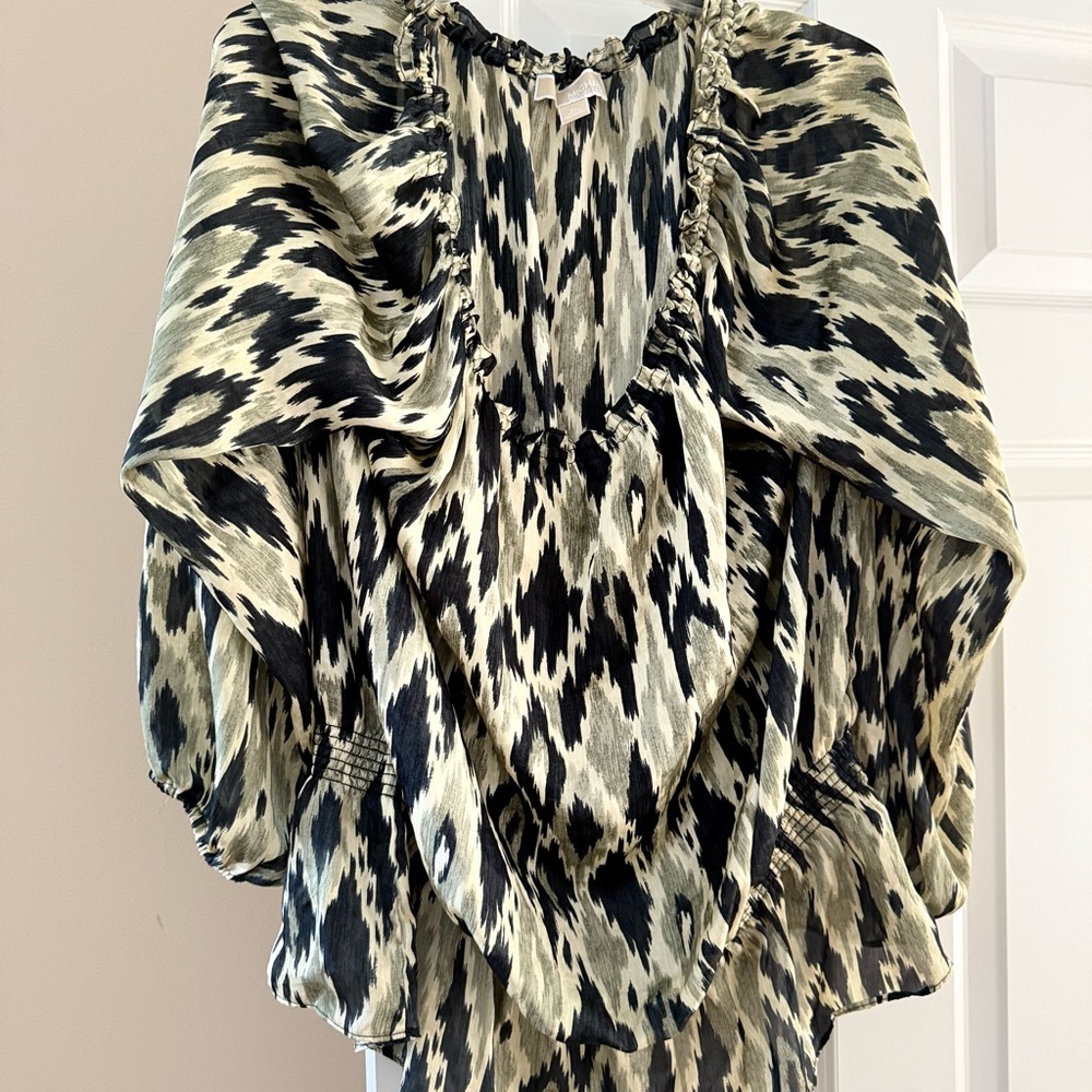 Elegant Olive Green and Cream Women's Top